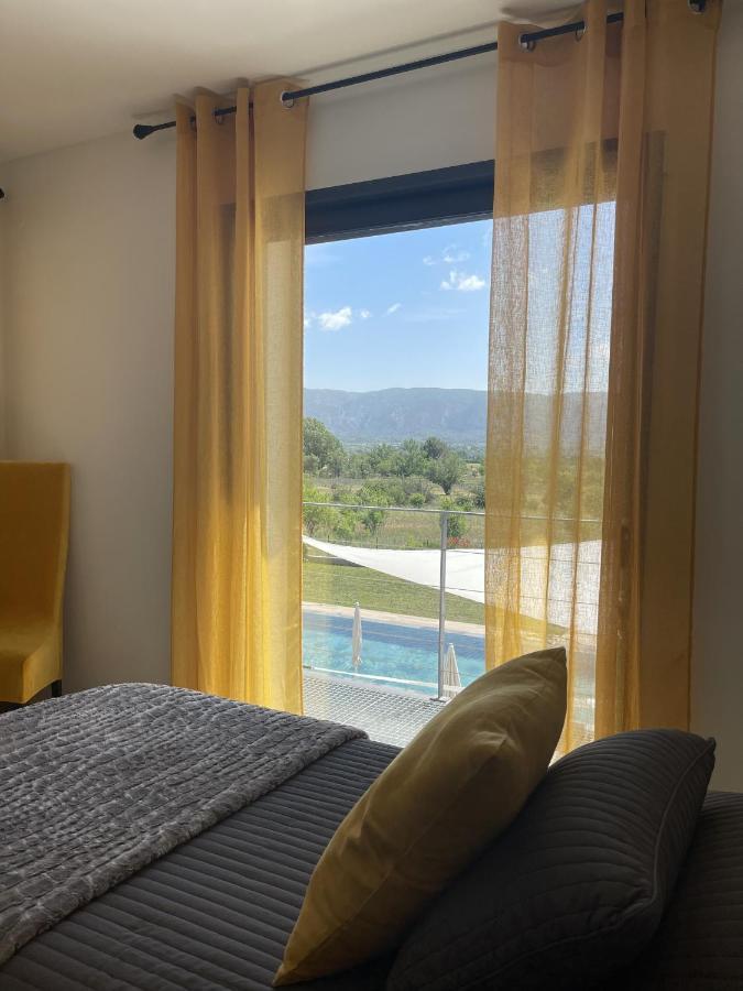Bed and Breakfast Les Pins Du Luberon Coustellet Zewnętrze zdjęcie